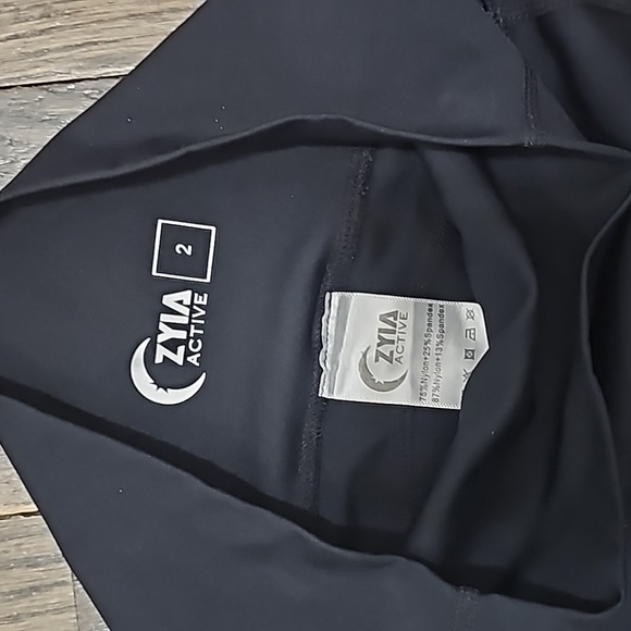 💥ZYIA black leopard tights leggings Sz 2 pockets - Picture 3 of 4